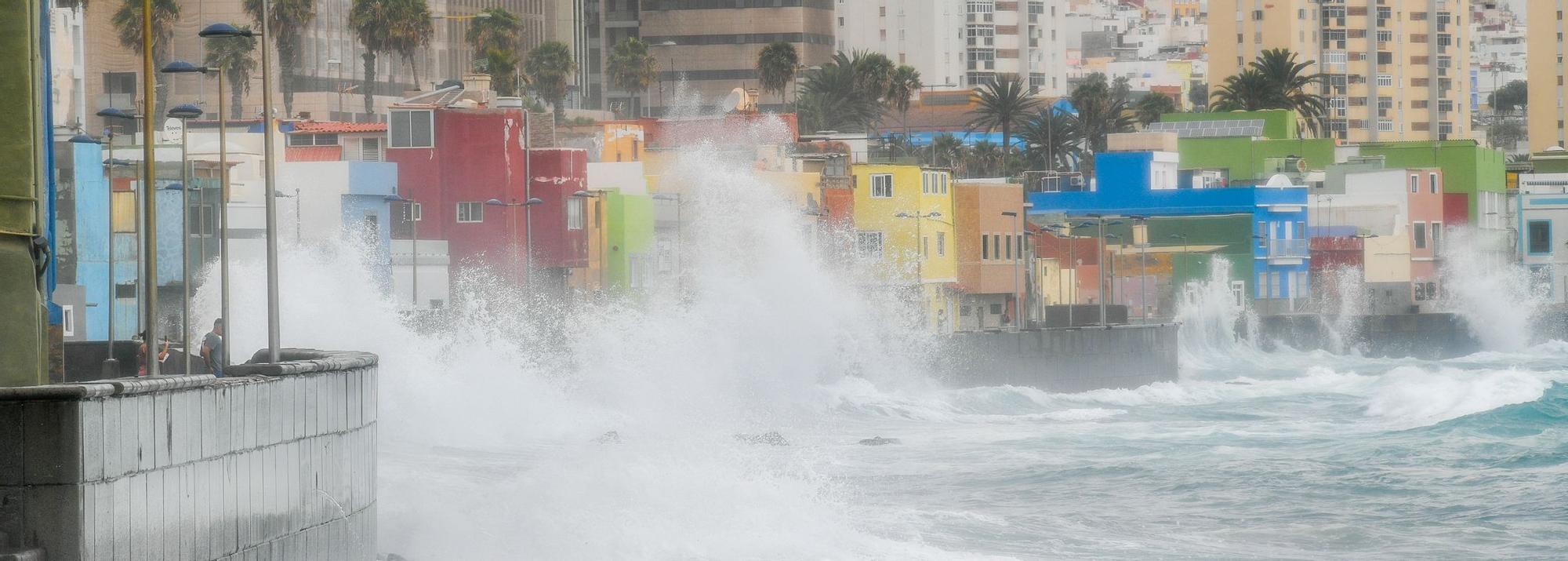 Olas en San Cristóbal, en Las Palmas de Gran Canaria (02/08/2023)