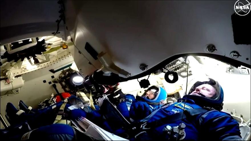 Dos astronautas de la NASA no pueden volver a la Tierra por problemas con su cohete