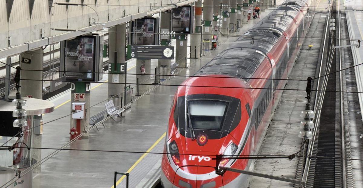 AVE en la estación de Santa Justa, este martes
