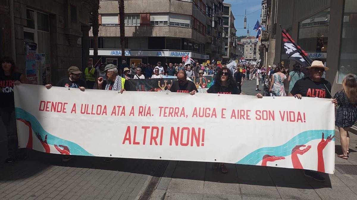 Una de las pancartas contra el proyecto de Altri en A Ulloa.