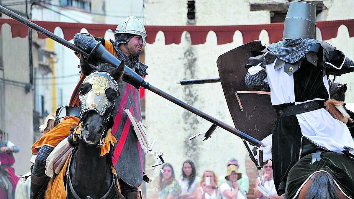 Uno de los platos fuertes del Sant Mateu Medieval del próximo fin de semana serán los vibrantes torneos de caballería.