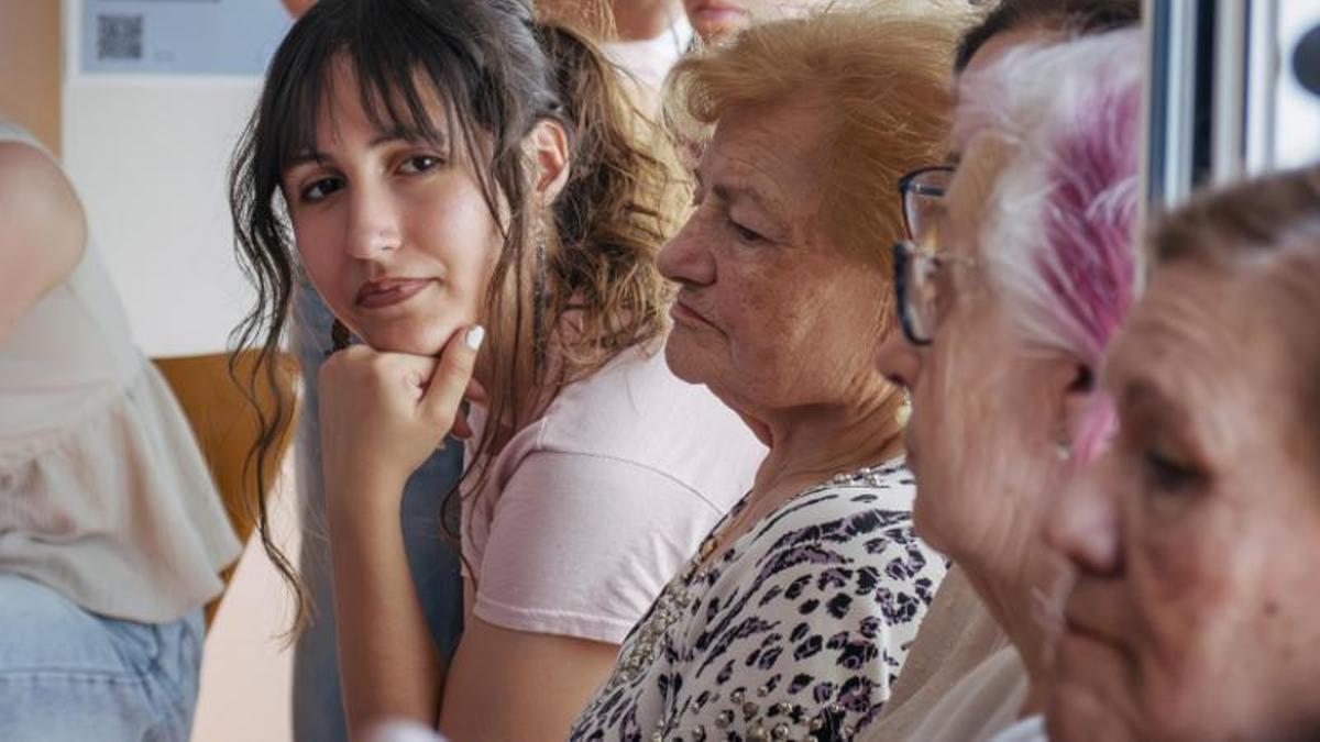 Un momento del encuentro intergeneracional celebrado en El Llano