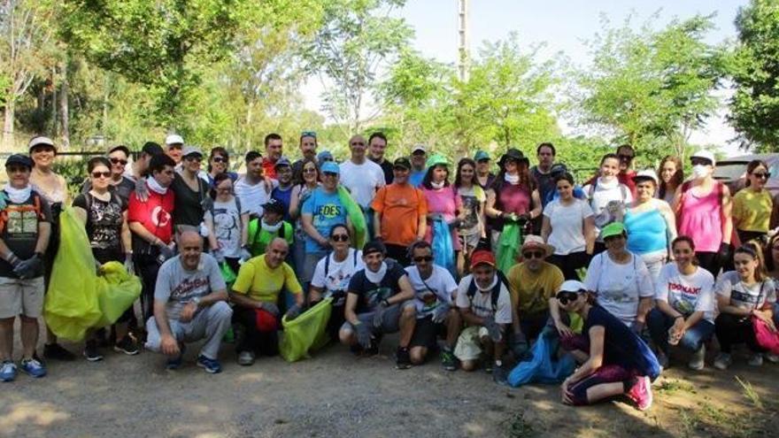 ‘zafra en verde’ limpia los alrededores de la ermita