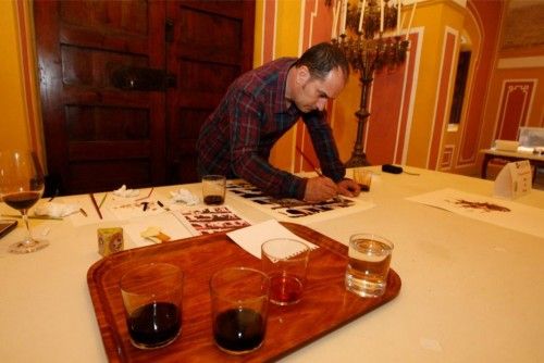 Pintando con vino en el Palacete de la Seda