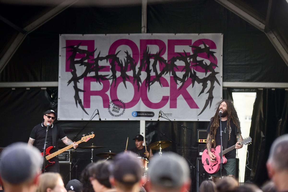 El festival gratuito del Barrio de las Flores llega a su décimo aniversario con miles de personas coreando himnos del rock and roll.