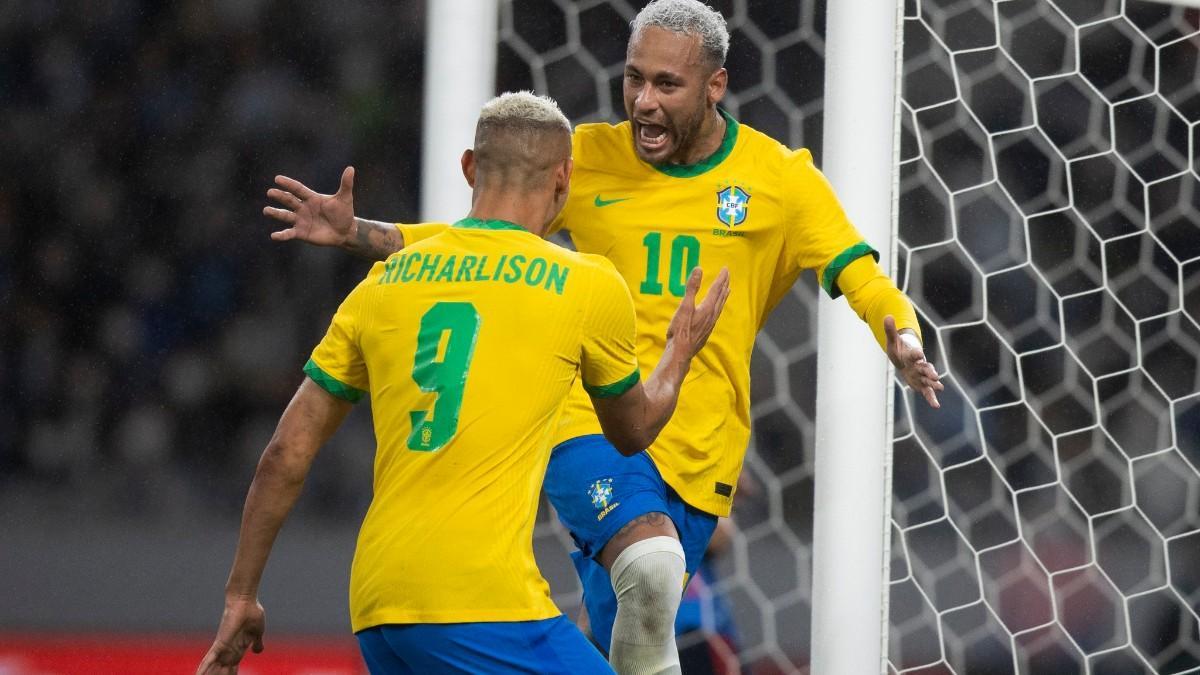 Neymar celebrando el gol con Richarlison Neymar celebrando el gol con Richarlison