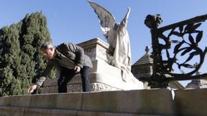 La tanca modernista  de Montjuïc saquejada s’exhibirà en un museu
