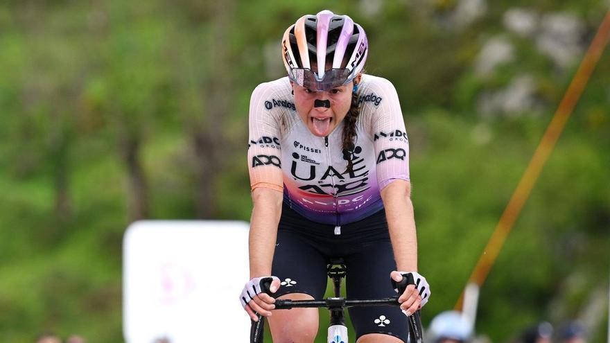 Una Paula Blasi de fábula luchará en el Angliru por ganar la Vuelta