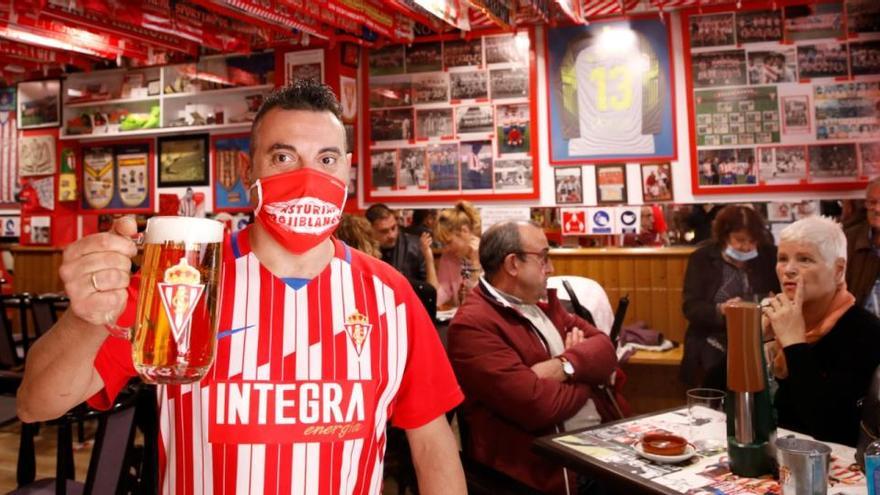 El derbi calienta motores en los bares de Gijón