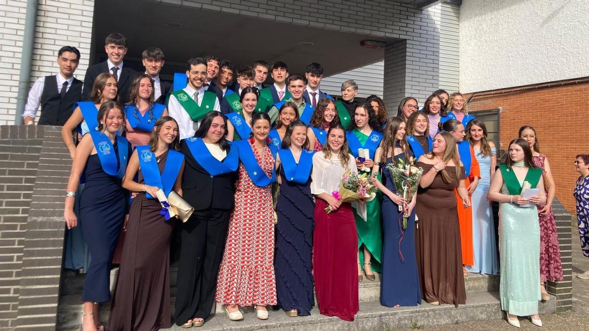 Alumnado de 2° de bachillerato y ciclos formativos.