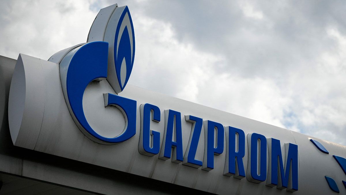 El logotipo de Gazprom, en una estación de servicio en Sofía