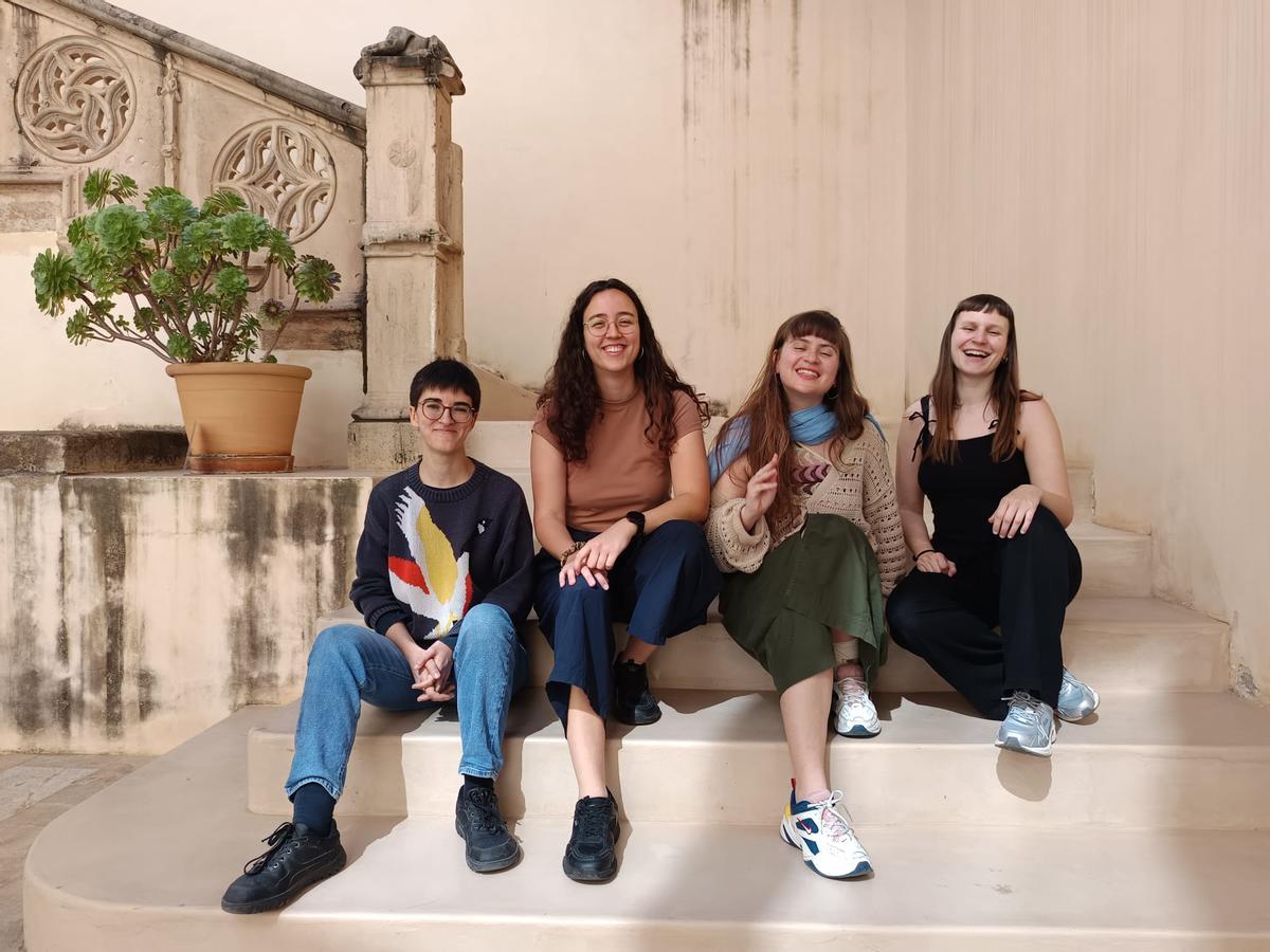 Bel Miquel Cazorla, Sílvia Rechac Font, Aina Tramullas Cerdà y Maria Adrover Fullana, cuatro de las siete Pitxorines, en Ca n’Oleo, en Palma