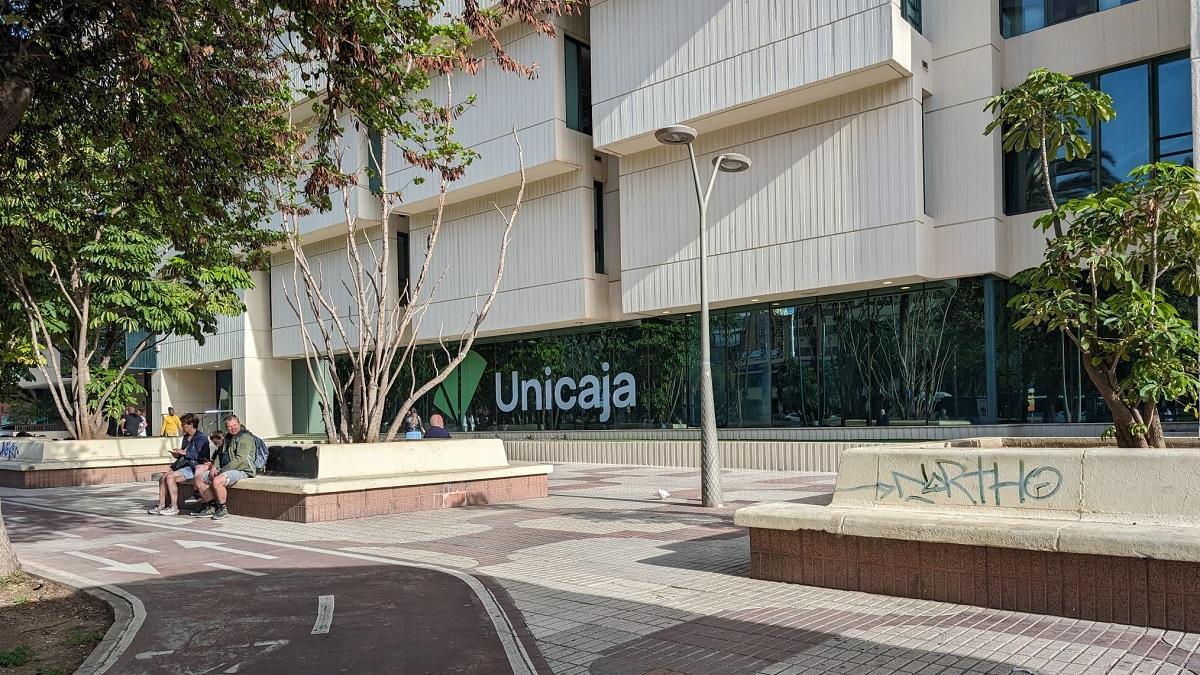 La sede central de Unicaja, en la avenida de Andalucía de Málaga.