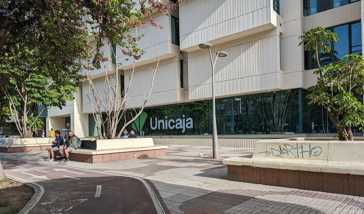 La sede central de Unicaja, en la avenida de Andalucía de Málaga.