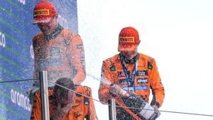 Oscar Piastri en el podio del GP de España
