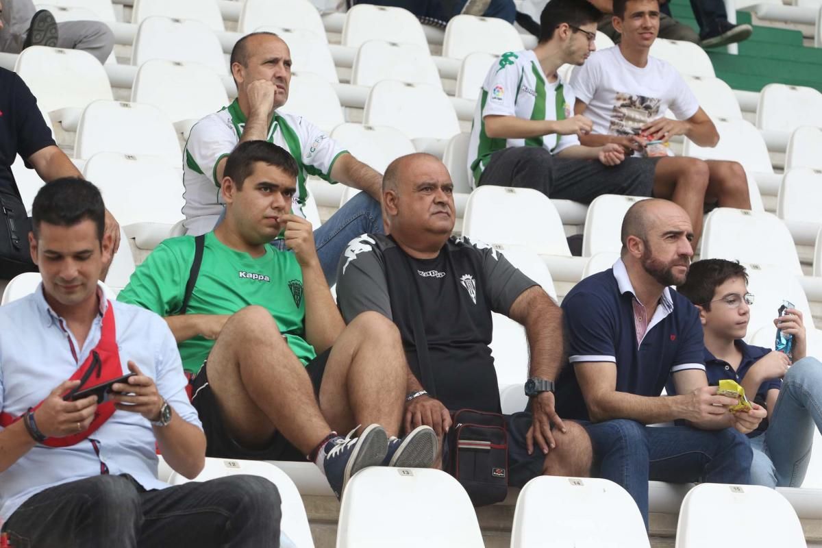 Los aficionados del Córdoba CF en el Arcángel