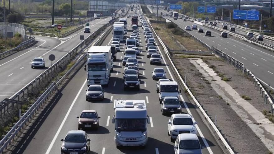 La DGT prevé 430.000 desplazamientos de vehículos hasta el 1 enero en Aragón