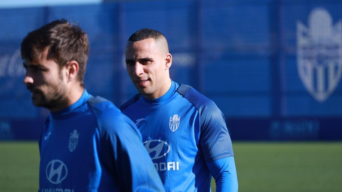 Änis Ben-Hatira, durante el entrenamiento del Baleares, donde está a prueba.