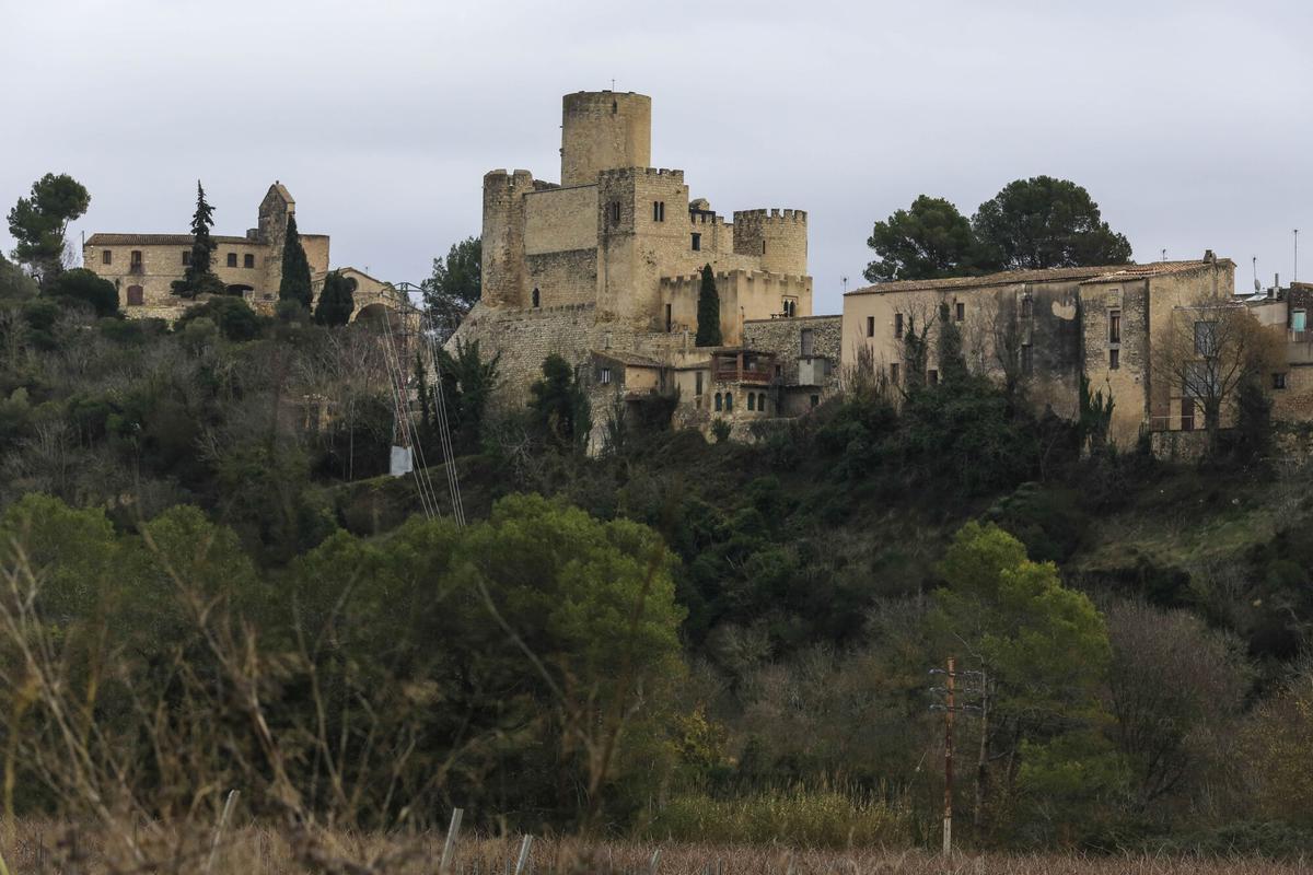 CASTELLET I LA GORNAL 17/12/2013 CASTILLO CASTELL DE CASTELLET PROYECTO DE LA UNESCO Y DE ABERTIS SEDE DEL ARCHIVO DOCUMENTAL DE LAS BIOSFERAS MEDITERRANEAS PARA EL SUPLEMENTO DE COMARCAS ALT PENEDES NO QUISIERON FOTO INTERIOR FOTO JOSEP GARCIA