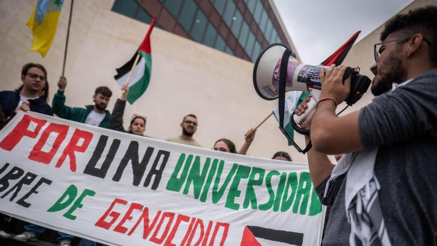 Estudiantes de la ULL acampan de manera indefinida contra el &quot;genocidio&quot; en Gaza y piden el cese de relaciones con instituciones de Israel