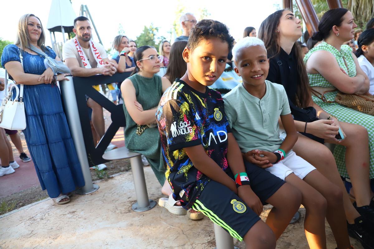 Las instituciones reciben a los niños saharauis