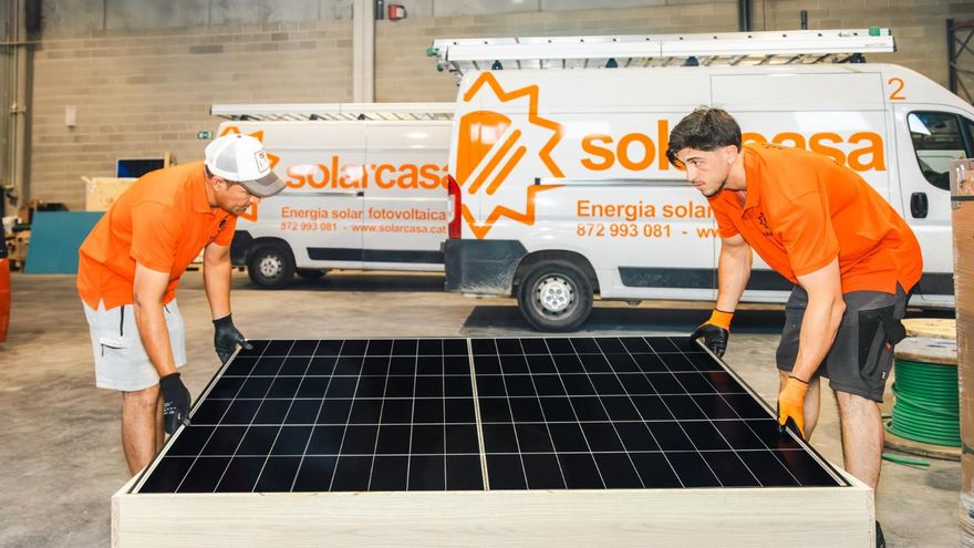 L’empresa Solarcasa de Llagostera instal·la un sistema fotovoltaic a una escola de Tanzània