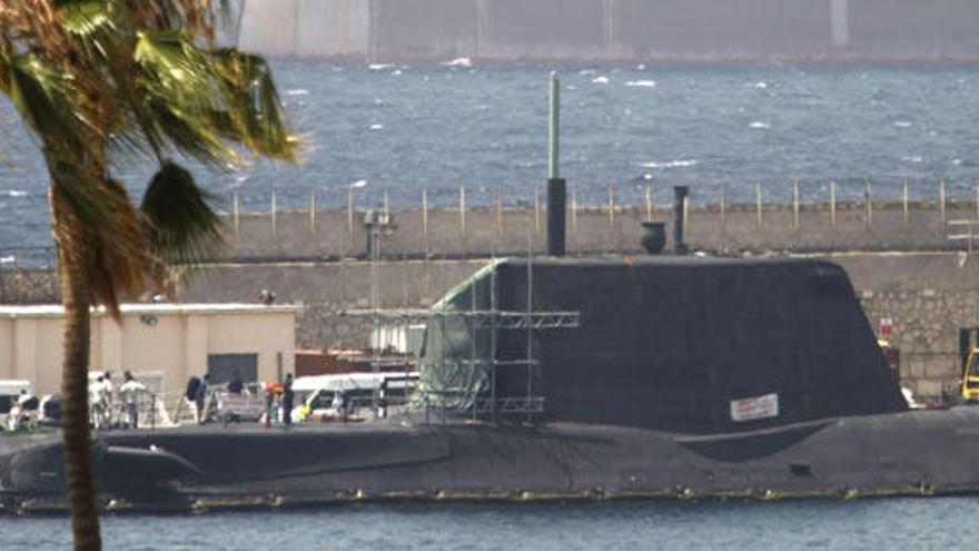 La Marina británica desarma el submarino accidentado en Gibraltar