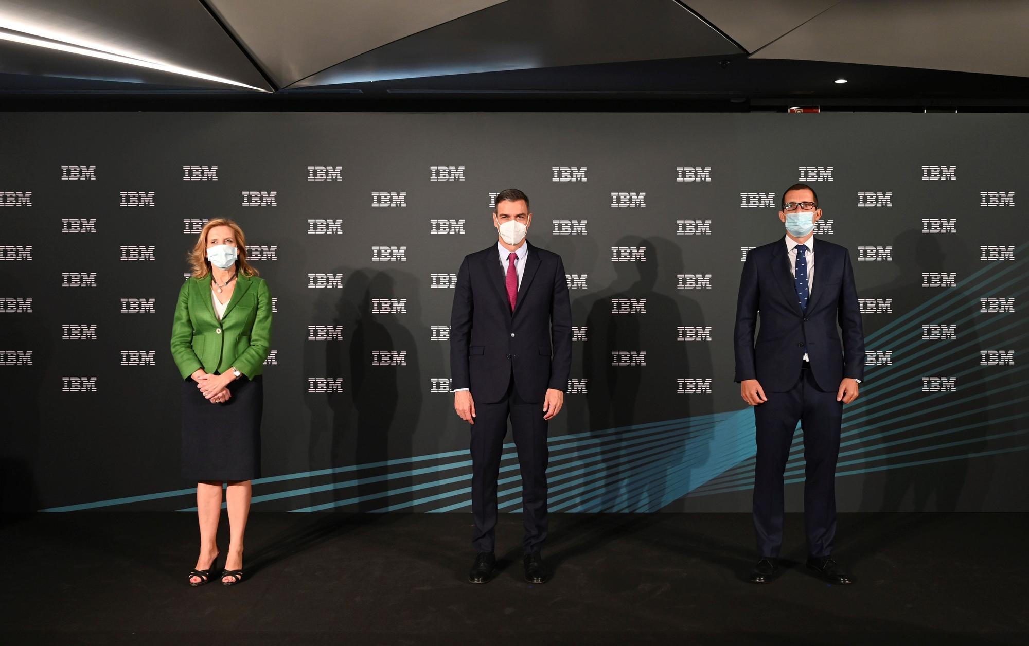 Pedro Sánchez visita las instalaciones de IBM