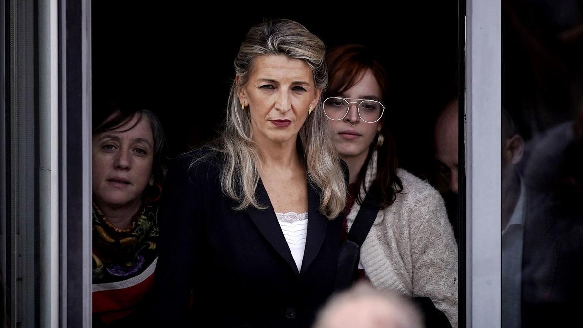 Yolanda Díaz antes de la reunión con miembros de Sumar en el Congreso