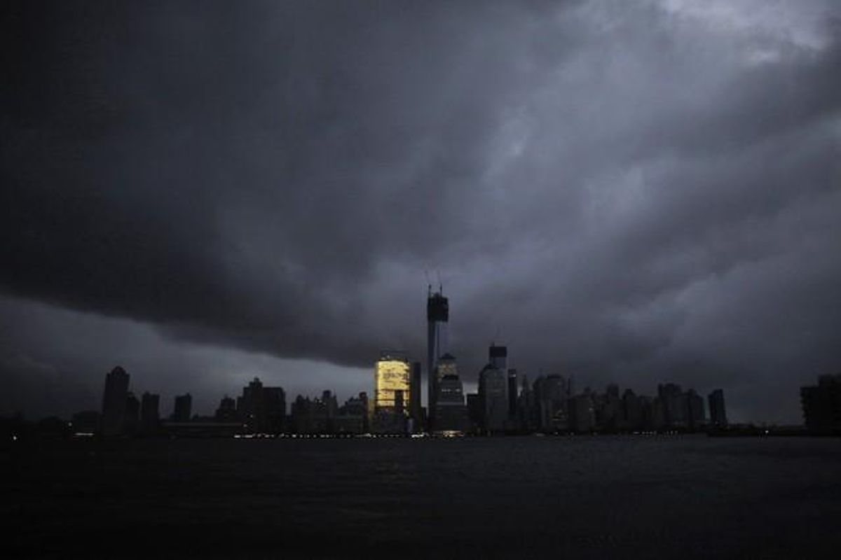 Manhattan, vist des de l’Exchange Palace, gairebé en plena foscor per l’huracà Sandy.