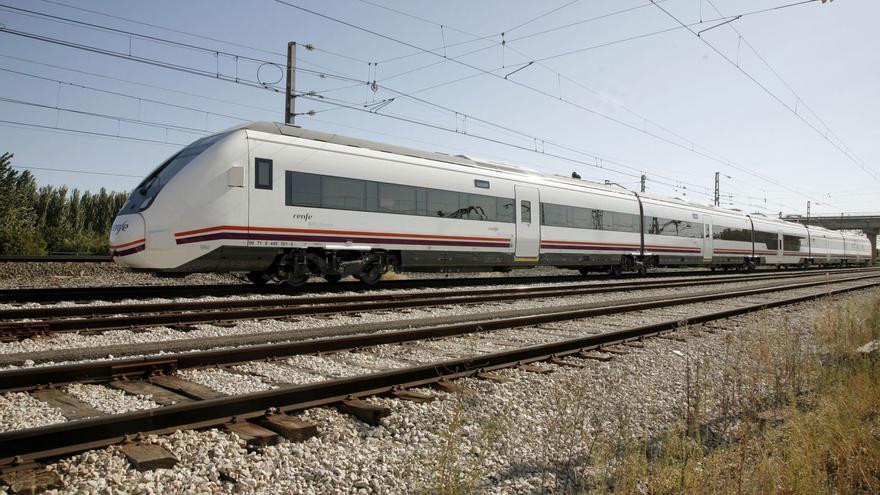 Tren de Media Distanciade una generación anterioral que llegará a Murcia.