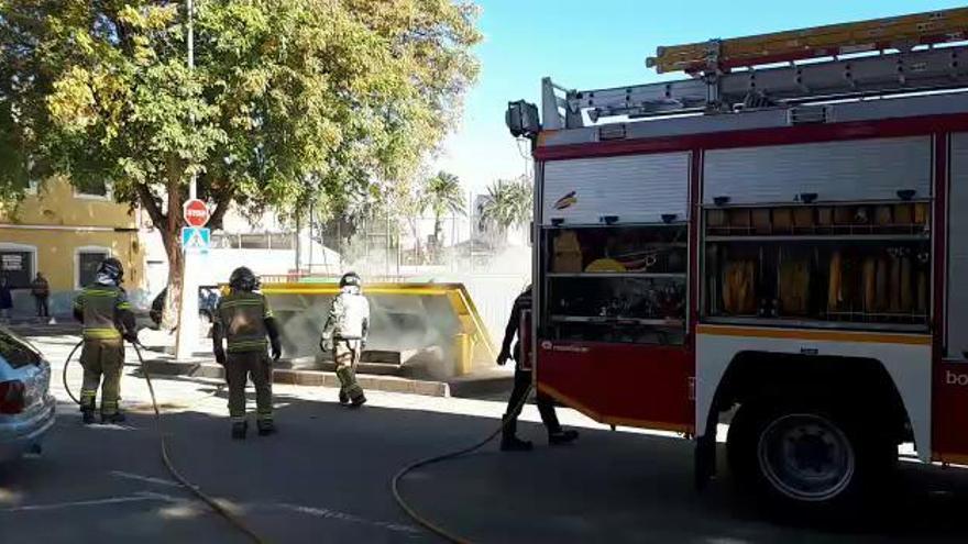 Arden varios contenedores soterrados en Guadalupe