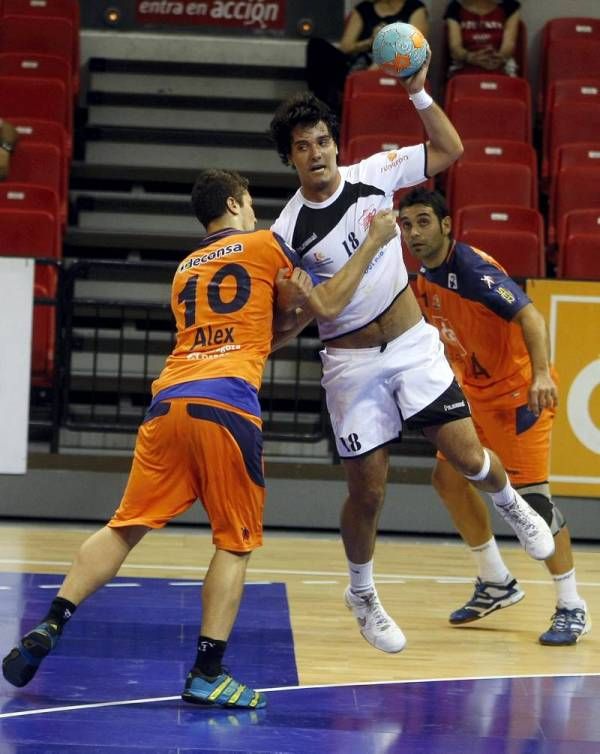 El partido entre Balonmano Aragón y Palma del Río, en imágenes