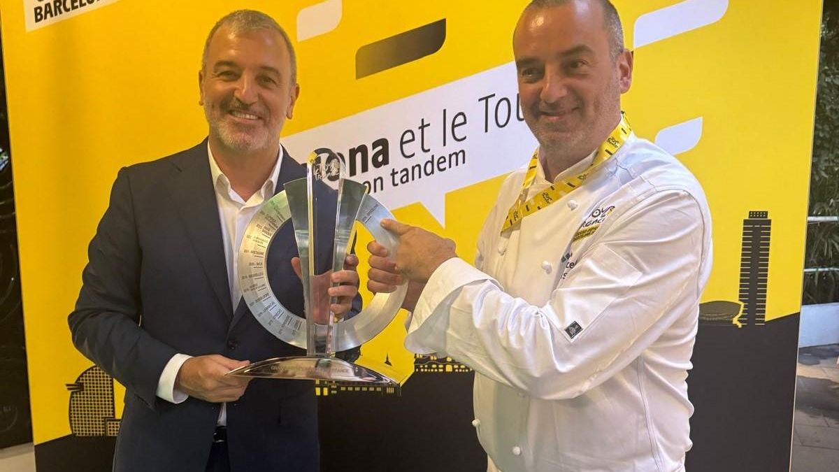 Collboni con Romain Fornell en el cóctel ofrecido en París.