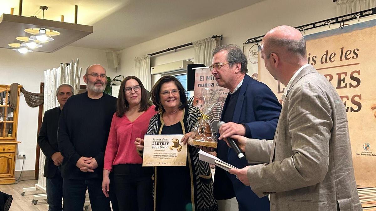 Entrega de premios letras Pitiusas 2026 al club de lectura de Santa Eulària.