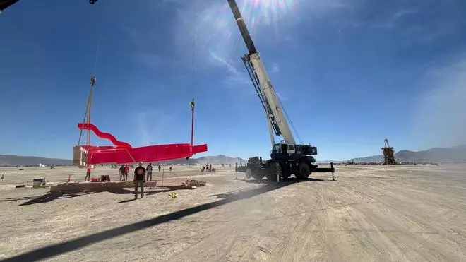 Levantan 'al tombe' el 'Correfoc' de Dani Nebot en el festival Burning Man del desierto de Nevada