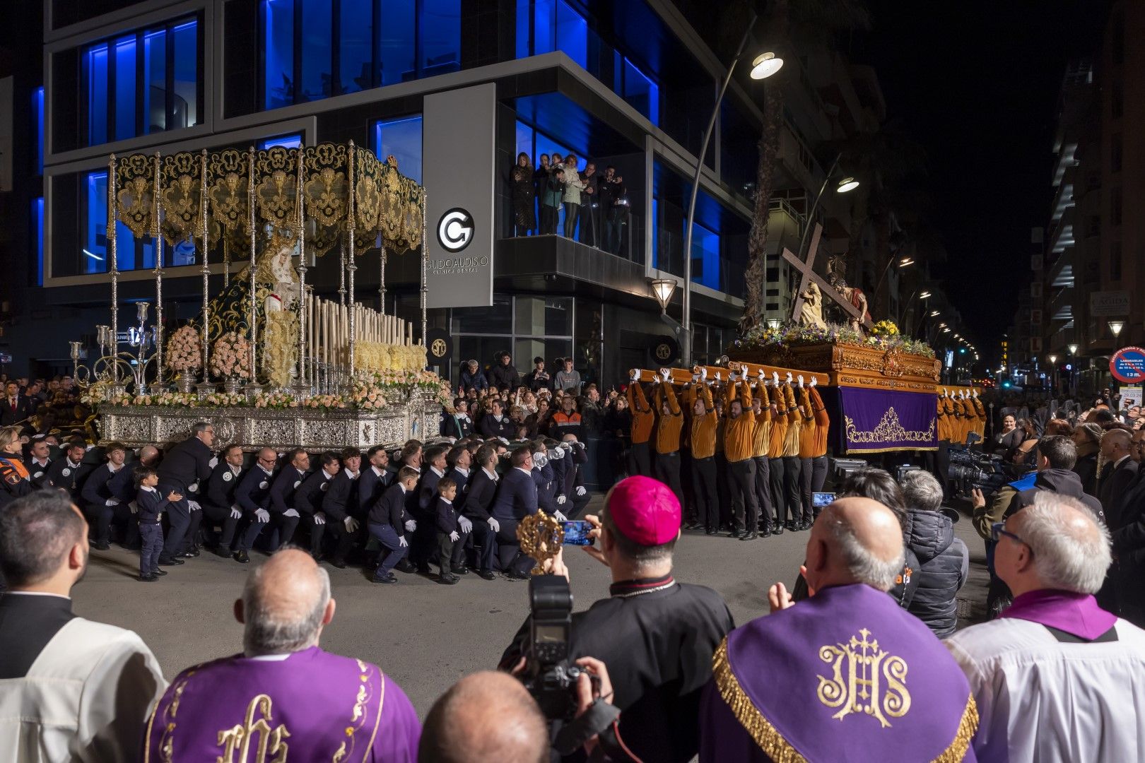 Encuentro de la Vía Dolorosa en Torrevieja del Miércoles Santo con la presencia del obispo José Ignacio Munilla