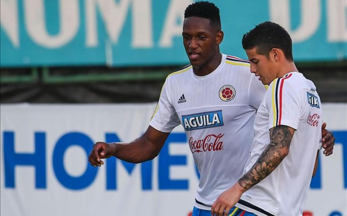 Yerri Mina, junto a James Rodríguez
