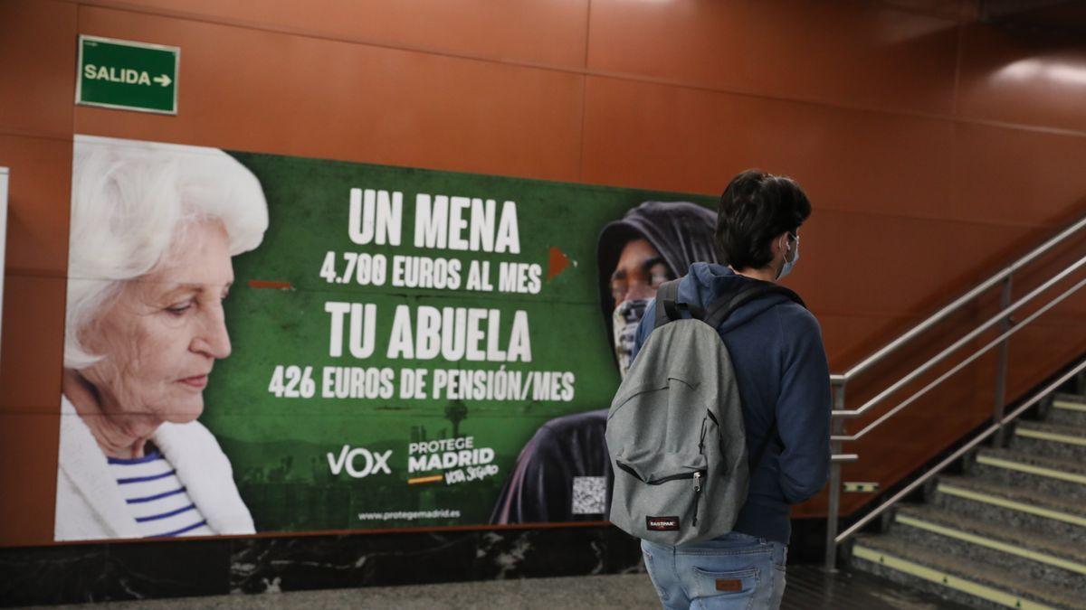 Un juzgado de guardia de Madrid rechaza la petición de la Fiscalía de retirar el polémico cartel de VOX