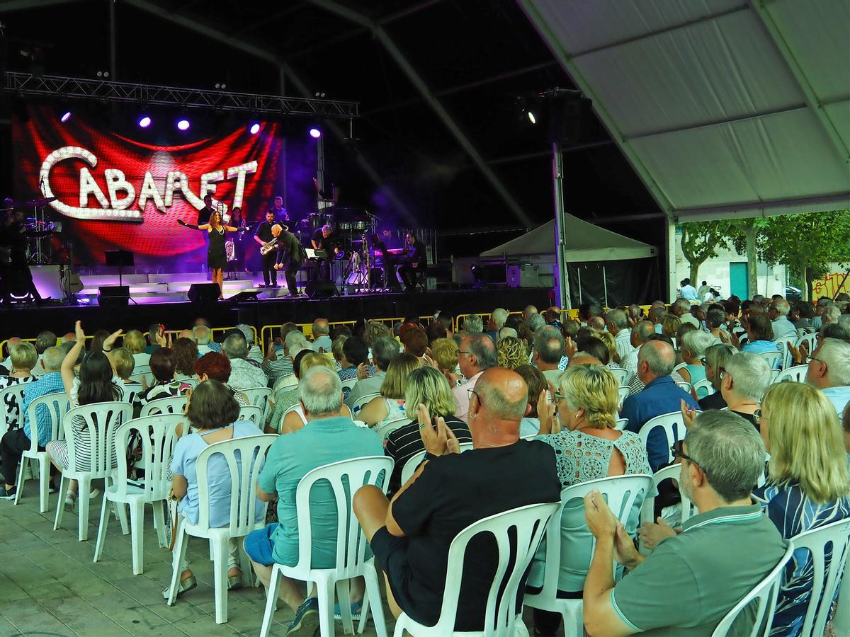 Concert de l'Orquestra Metropol a l'envelat de la plaça de Sant Joan, dins de la Festa Major de Súria