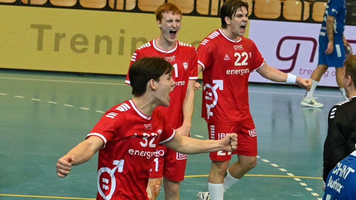 David Kalvo Valderhaug (derecha) celebra un triunfo de su equipo en la pasada temporada.