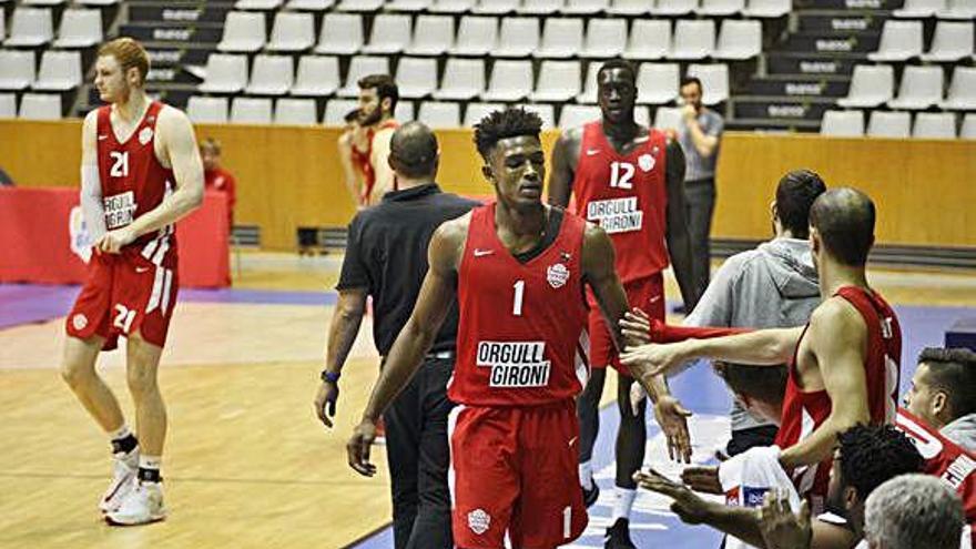 Graham entra a la banqueta durant un partit a Fontajau.