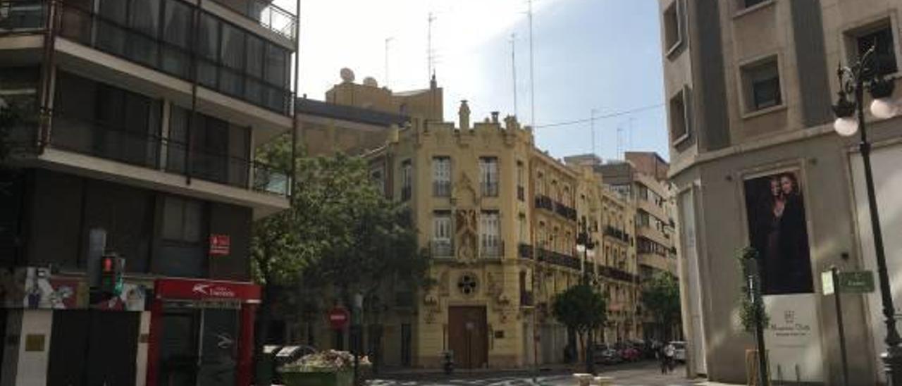 Cruce de la calle Jorge Juan con Sorní.