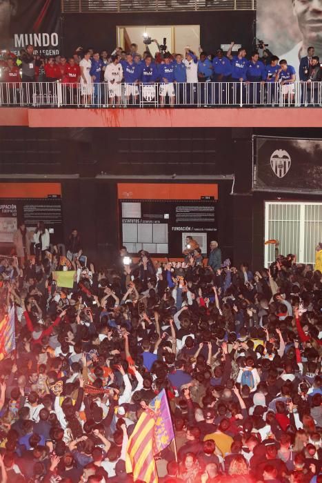 Euforia en el balcón de Mestalla