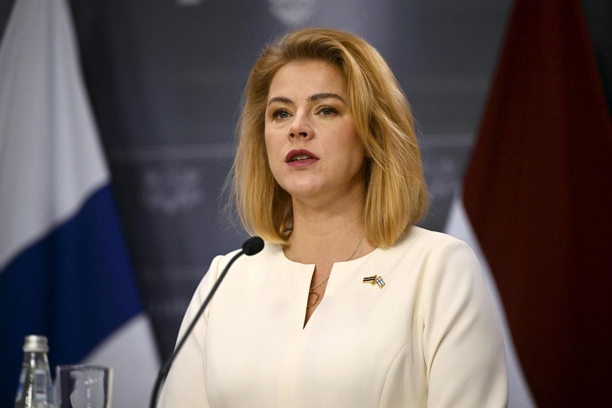 Dimiteix la primera ministra letona arran de l’impacte de dos drons ucraïnesos