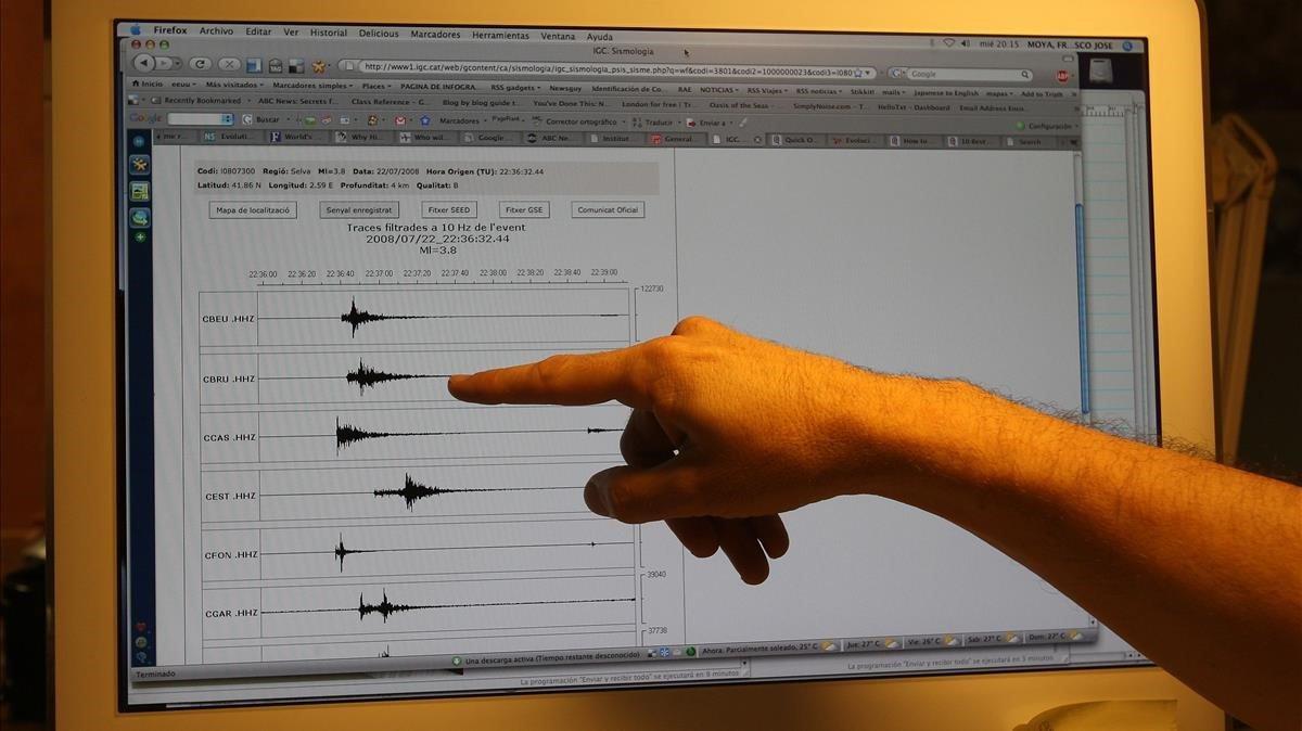 zentauroepp8615828 barcelona 23 07 2008 imagen del grafico del terremoto que se201103073326