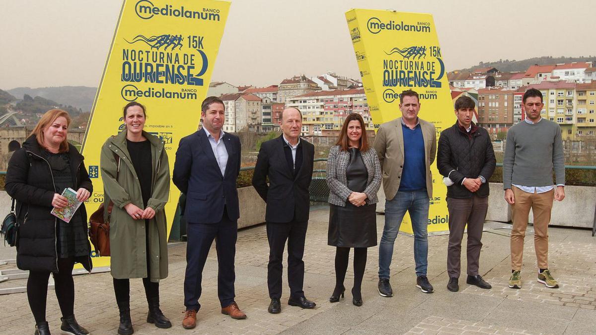 Presentación de la carrera, ayer, en la terraza del centro comercial. |  // IÑAKI OSORIO