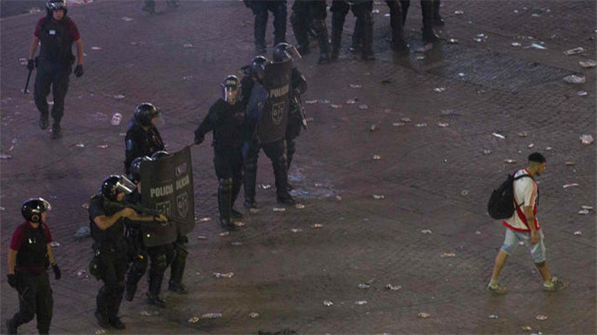 Incidentes violentos en la celebración de los aficionados del River en Buenos Aires