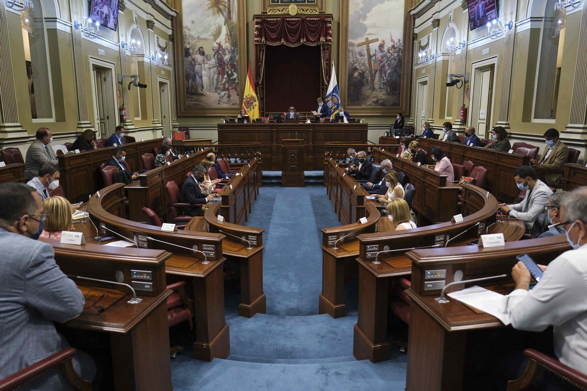 Pleno del Parlamento de Canarias