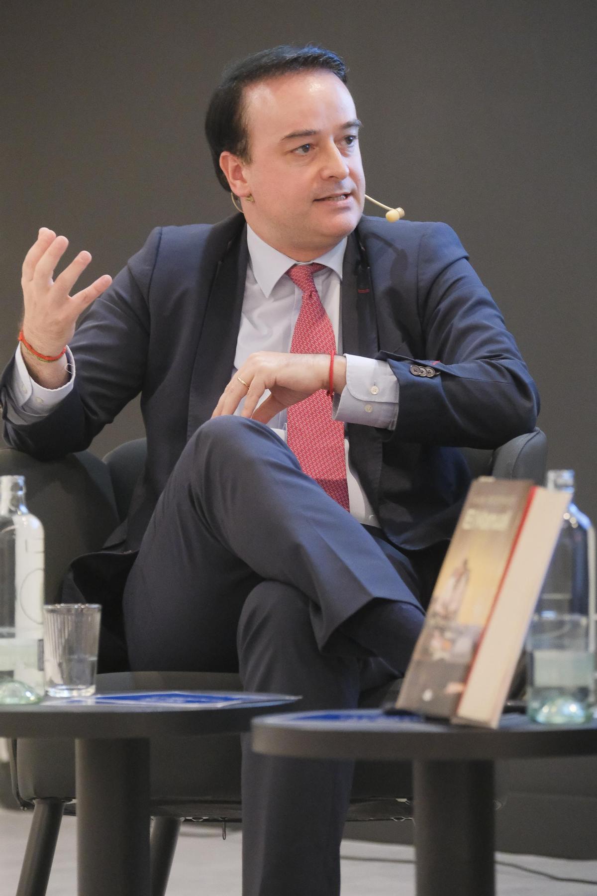 Iván Redondo presenta su libro 'El Manual' en el Club La Provincia